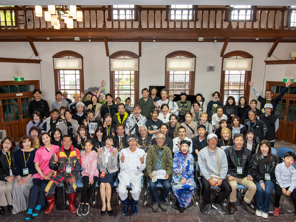 記念写真撮影②(浪漫座ロケ)