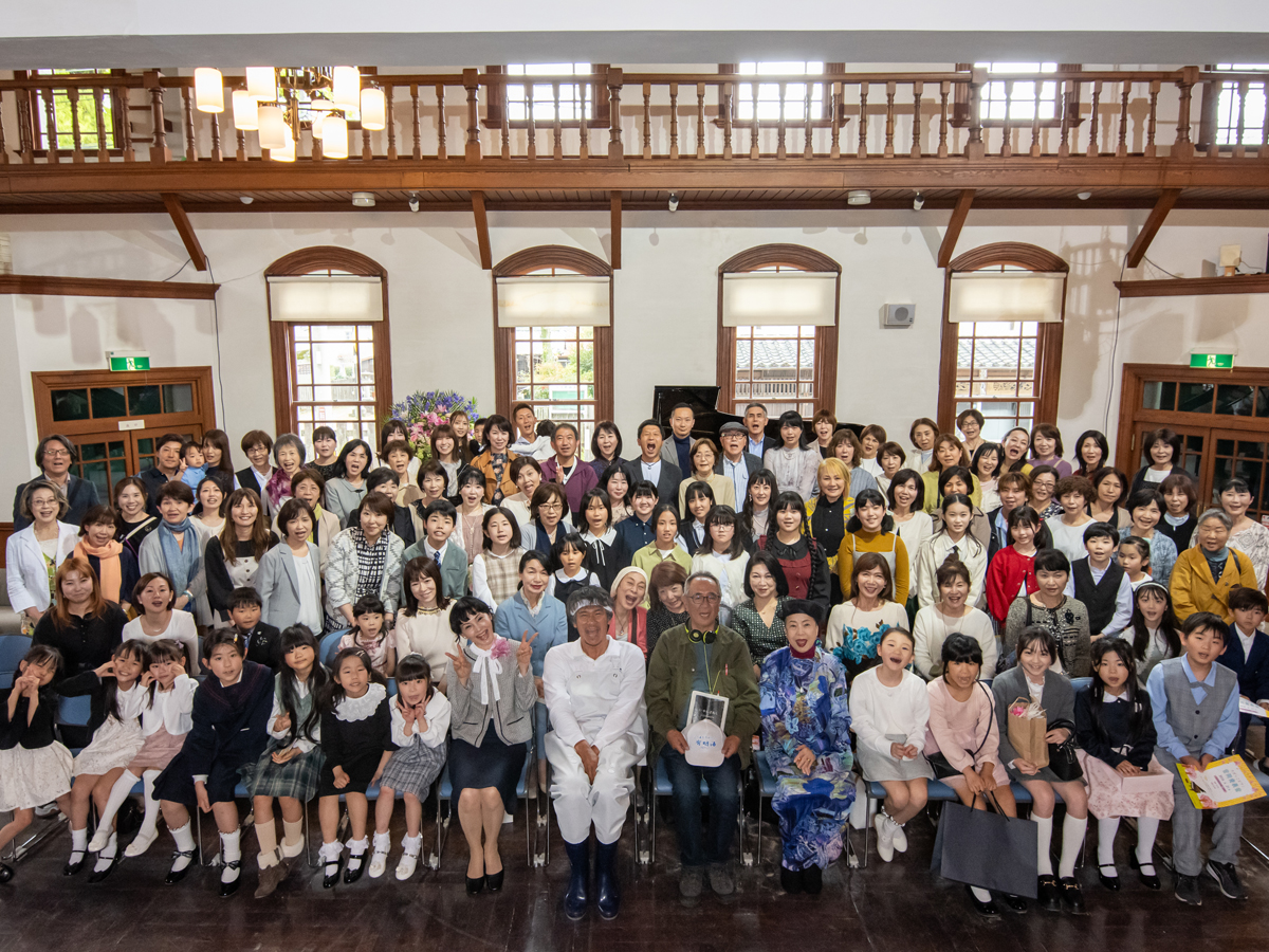 記念写真撮影②(浪漫座ロケ)